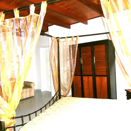 Bed and breakfast West Coast Cabras